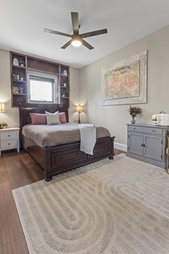 323 Canyon Street, Creston, BC - Indoor Photo Showing Bedroom