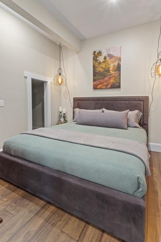 323 Canyon Street, Creston, BC - Indoor Photo Showing Bedroom