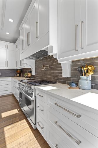 323 Canyon Street, Creston, BC - Indoor Photo Showing Kitchen With Upgraded Kitchen