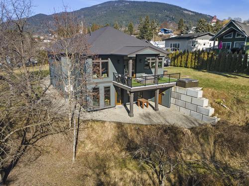 323 Canyon Street, Creston, BC - Outdoor With View