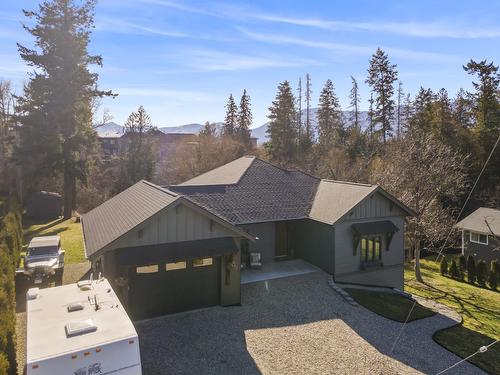 323 Canyon Street, Creston, BC - Outdoor