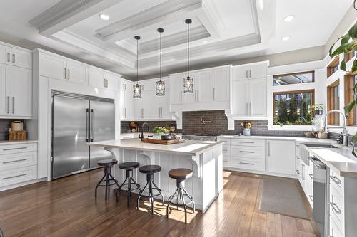 323 Canyon Street, Creston, BC - Indoor Photo Showing Kitchen With Upgraded Kitchen