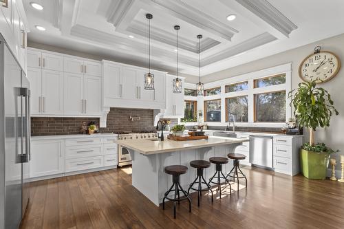 323 Canyon Street, Creston, BC - Indoor Photo Showing Kitchen With Upgraded Kitchen