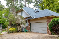 3910 Gibson Crt  Saanich, BC V8N 6E2