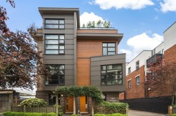 4-1137 Meares St  Victoria, BC V8V 3J9