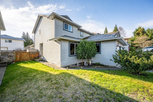 A-2284 1st St  Courtenay, BC V9N 8X8