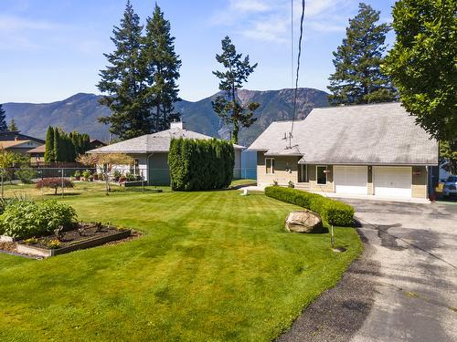 12531 Lewis Bay Road, Boswell, BC - Outdoor
