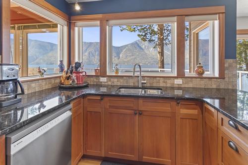 12531 Lewis Bay Road, Boswell, BC - Indoor Photo Showing Kitchen With Double Sink