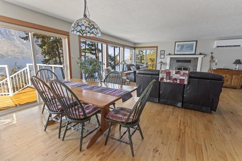 12531 Lewis Bay Road, Boswell, BC - Indoor Photo Showing Dining Room