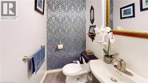 113 Edmund Road, Kitchener, ON - Indoor Photo Showing Bathroom