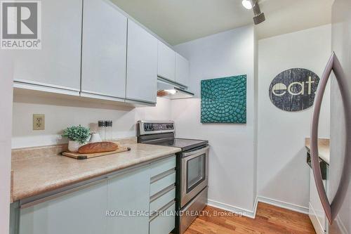 101 - 285 Queens Avenue, London East (East F), ON - Indoor Photo Showing Kitchen