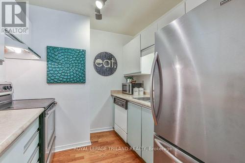 101 - 285 Queens Avenue, London East (East F), ON - Indoor Photo Showing Kitchen