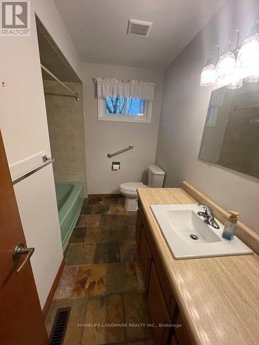 12 Pratt Circle, Markham, ON - Indoor Photo Showing Bathroom