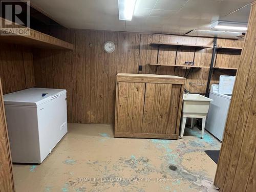 12 Pratt Circle, Markham, ON - Indoor Photo Showing Laundry Room