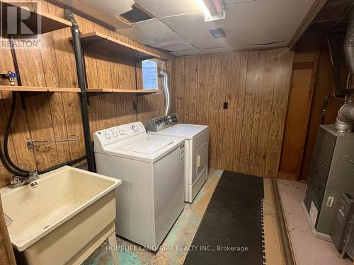 12 Pratt Circle, Markham, ON - Indoor Photo Showing Laundry Room