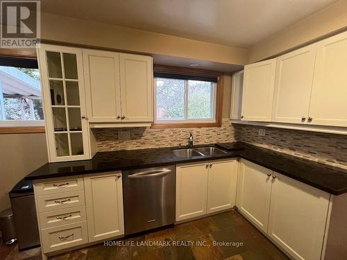 12 Pratt Circle, Markham, ON - Indoor Photo Showing Kitchen With Double Sink