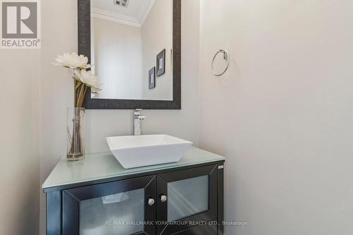 27 Scott Crescent, King, ON - Indoor Photo Showing Bathroom