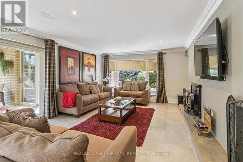27 Scott Crescent, King, ON - Indoor Photo Showing Living Room