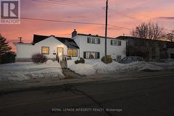 22 ROSSLAND AVENUE  Ottawa, ON K2G 2K4