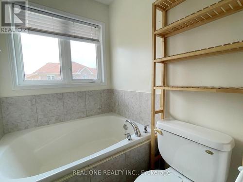 Master Ensuite - 5302 Palmetto Place, Mississauga, ON - Indoor Photo Showing Bathroom
