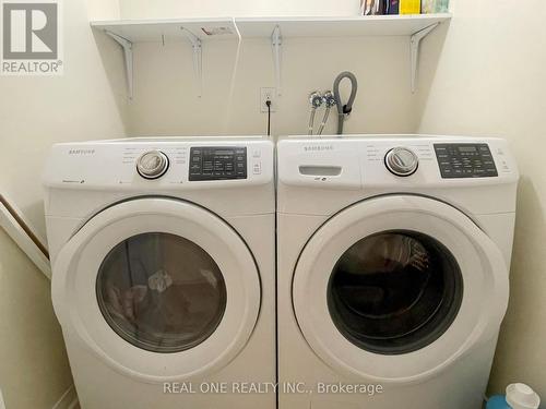 5302 Palmetto Place, Mississauga, ON - Indoor Photo Showing Laundry Room