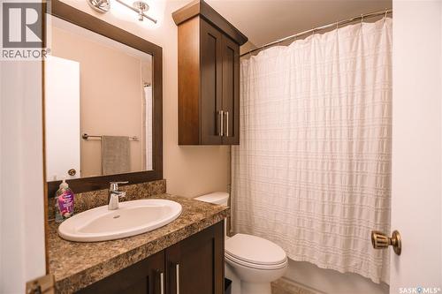 1222 Flexman Crescent N, Regina, SK - Indoor Photo Showing Bathroom