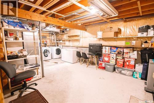 1222 Flexman Crescent N, Regina, SK - Indoor