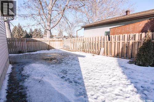 1222 Flexman Crescent N, Regina, SK - Outdoor