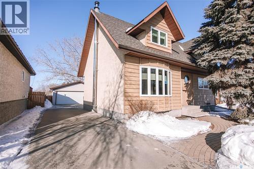 1222 Flexman Crescent N, Regina, SK - Outdoor