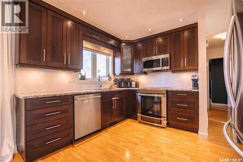 1222 Flexman Crescent N, Regina, SK - Indoor Photo Showing Kitchen With Stainless Steel Kitchen