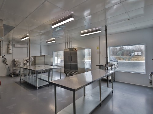 Commerce - 333 Ch. Brosseau, Cowansville, QC - Indoor Photo Showing Other Room