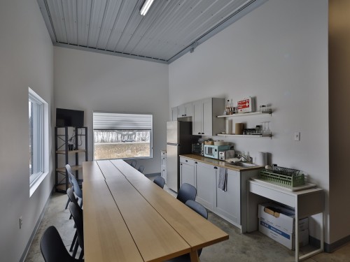 Commerce - 333 Ch. Brosseau, Cowansville, QC - Indoor Photo Showing Other Room