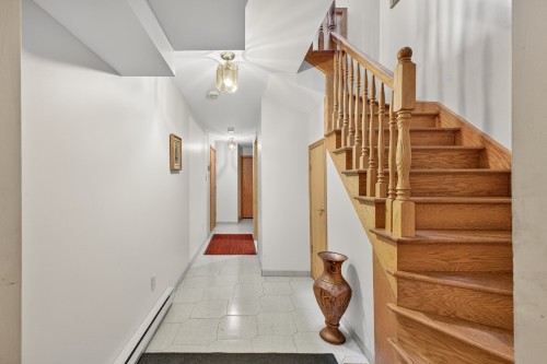 Staircase - 6793 Ch. Baily, Côte-Saint-Luc, QC - Indoor Photo Showing Other Room