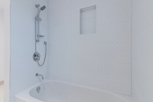 Bathroom - 932 Mtée Champagne, Laval (Sainte-Dorothée), QC - Indoor Photo Showing Bathroom