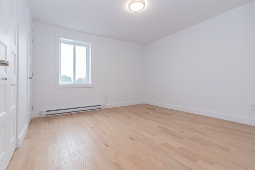 Bedroom - 932 Mtée Champagne, Laval (Sainte-Dorothée), QC - Indoor Photo Showing Other Room