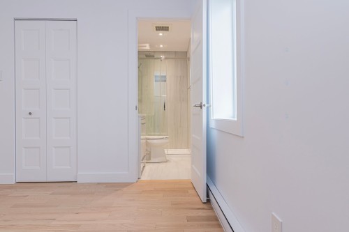 Bedroom - 932 Mtée Champagne, Laval (Sainte-Dorothée), QC - Indoor Photo Showing Other Room