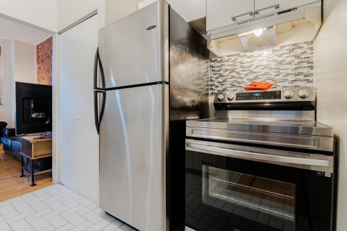 Cuisinette - 1238 Rue Alexandre-Desève, Montréal (Ville-Marie), QC - Indoor Photo Showing Kitchen