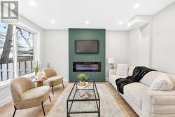 5 - 74 ELLIS AVENUE  Hamilton, ON L8H 4L9