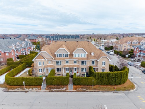 3703 Rue Céline-Marier  Montréal (Saint-Laurent), QC H4R 3N3