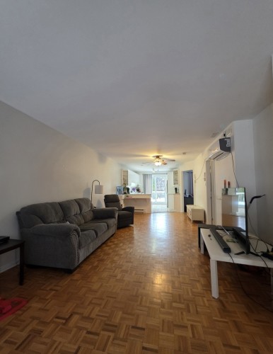 Salon - 5395 Rue Boisjoli, Longueuil (Saint-Hubert), QC - Indoor Photo Showing Living Room