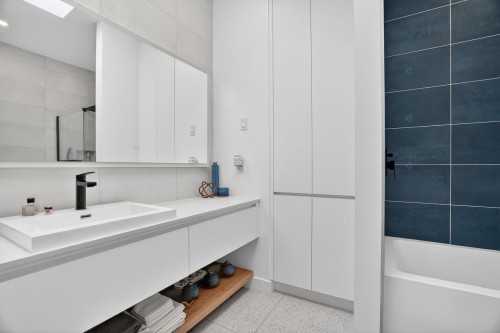 Salle de bains - 218 Rue Roy E., Montréal (Le Plateau-Mont-Royal), QC - Indoor Photo Showing Bathroom