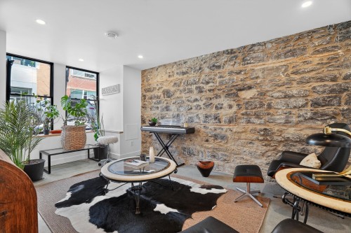 Salle familiale - 218 Rue Roy E., Montréal (Le Plateau-Mont-Royal), QC - Indoor