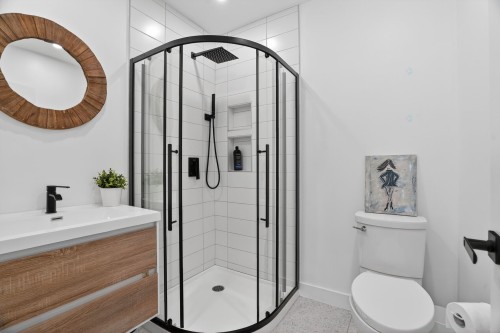 Salle de bains - 218 Rue Roy E., Montréal (Le Plateau-Mont-Royal), QC - Indoor Photo Showing Bathroom