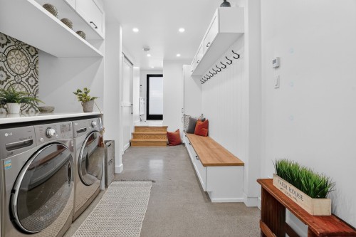 Salle de lavage - 218 Rue Roy E., Montréal (Le Plateau-Mont-Royal), QC - Indoor Photo Showing Laundry Room