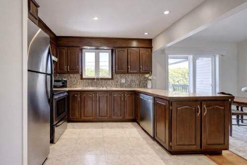 Cuisine - 41 Rue Champlain, Saint-Constant, QC - Indoor Photo Showing Kitchen