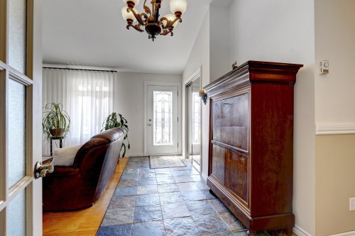 Hall d'entrée/Vestibule - 41 Rue Champlain, Saint-Constant, QC - Indoor Photo Showing Other Room