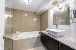 Salle de bains attenante à la CCP - 