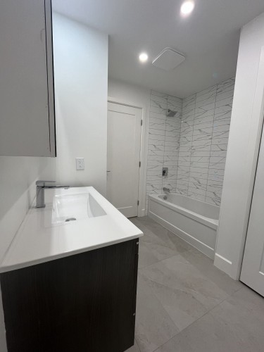 Salle de bains - 2383 Rue D'Iberville, Montréal (Ville-Marie), QC - Indoor Photo Showing Bathroom