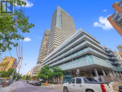 2208 - 161 ROEHAMPTON AVENUE  Toronto, ON M4P 0C8