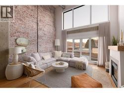 308 27 ALEXANDER STREET  Vancouver, BC V6A 1B2